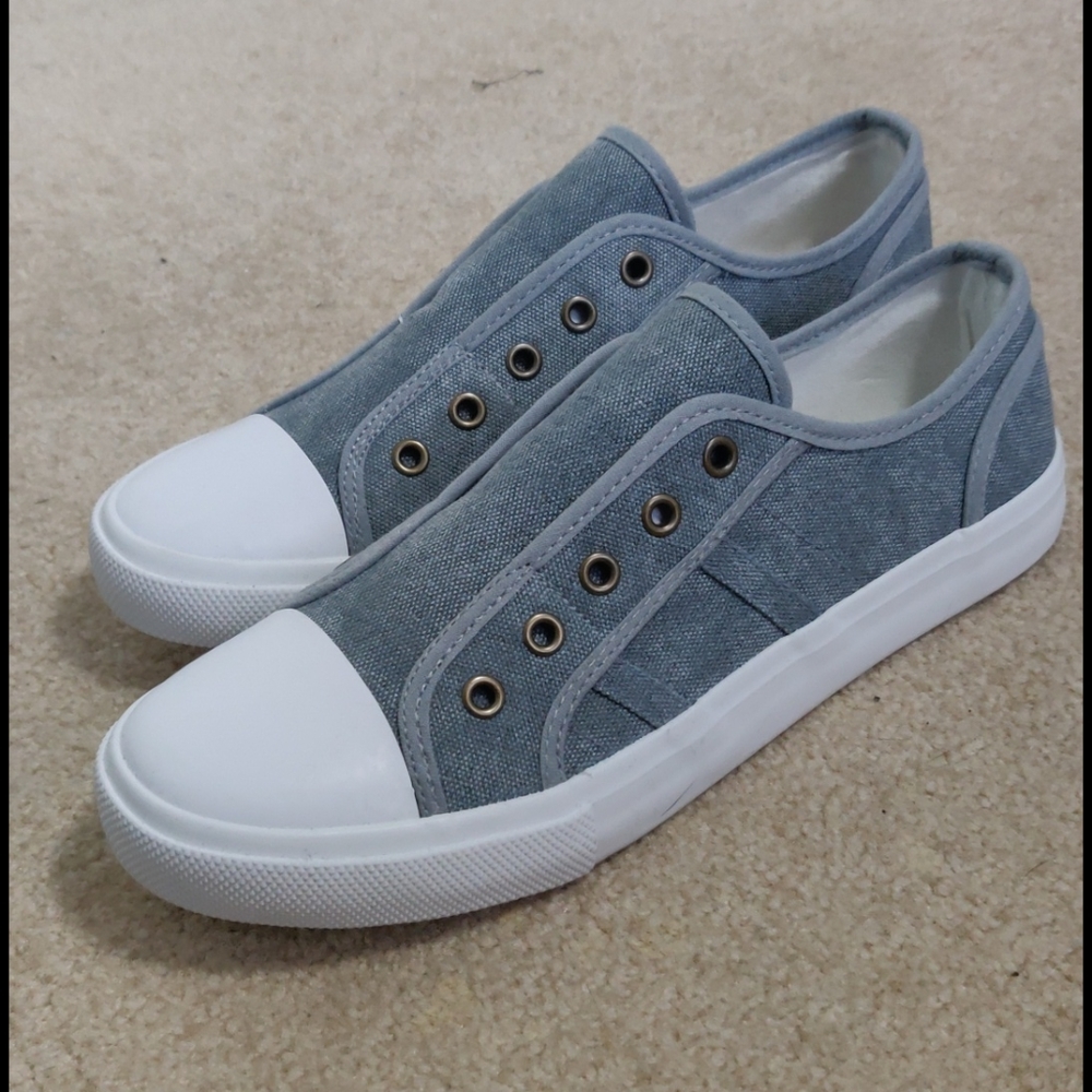 Size 9 slip-on sneakers